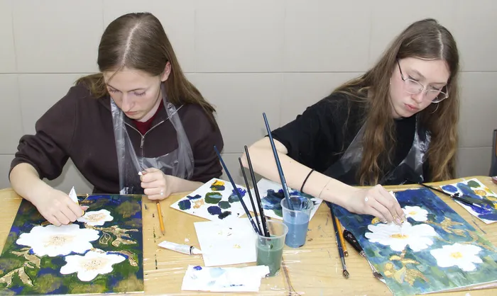 Участники мастер-класса за работой