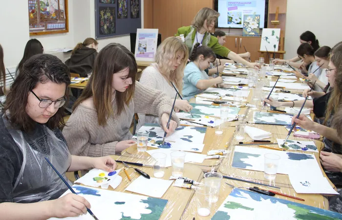 Участники мастер-класса за работой